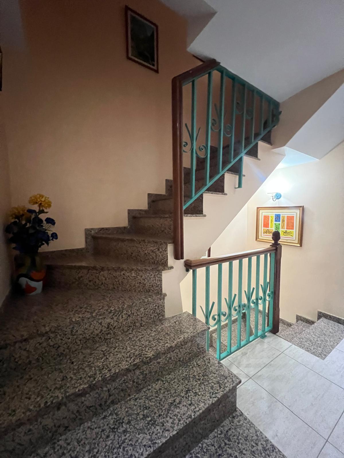 ADOSADO EN EL BARRIO DEL REAL - Imagen 2