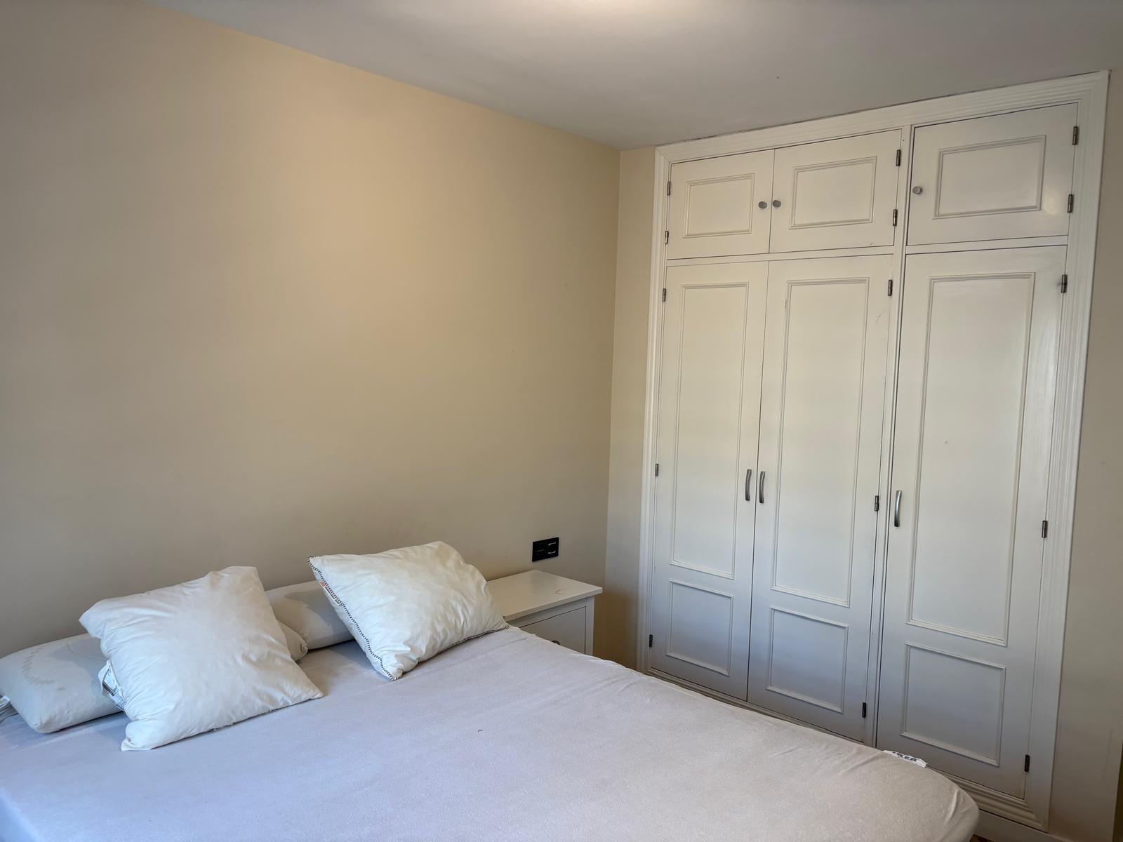 Piso de 5 habitaciones con terraza, aparcamiento y trastero. - Imagen 3