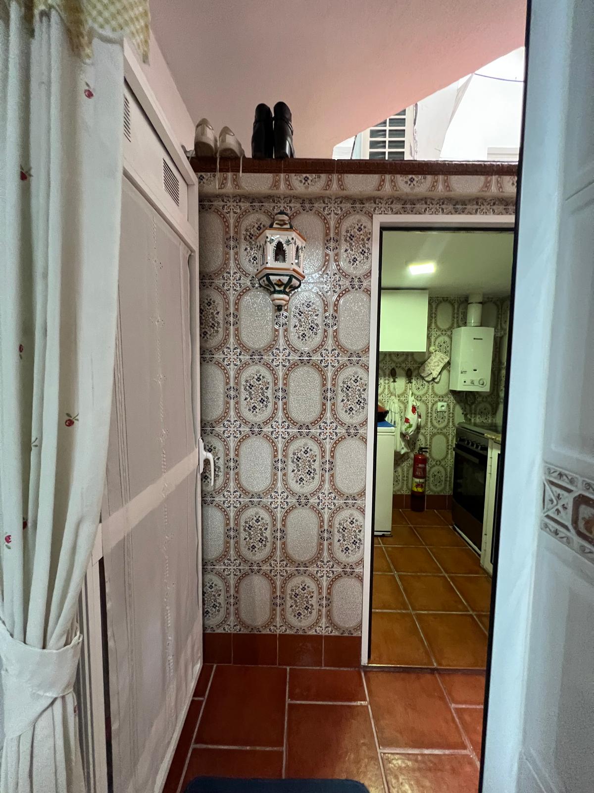 PISO DE 4 HABITACIONES EN EL EDIFICIO MIRADOR, CON PATIO, 2 APARCAMIENTOS, GRAN TRASTERO Y PISCINA COMUNITARIA - Imagen 5