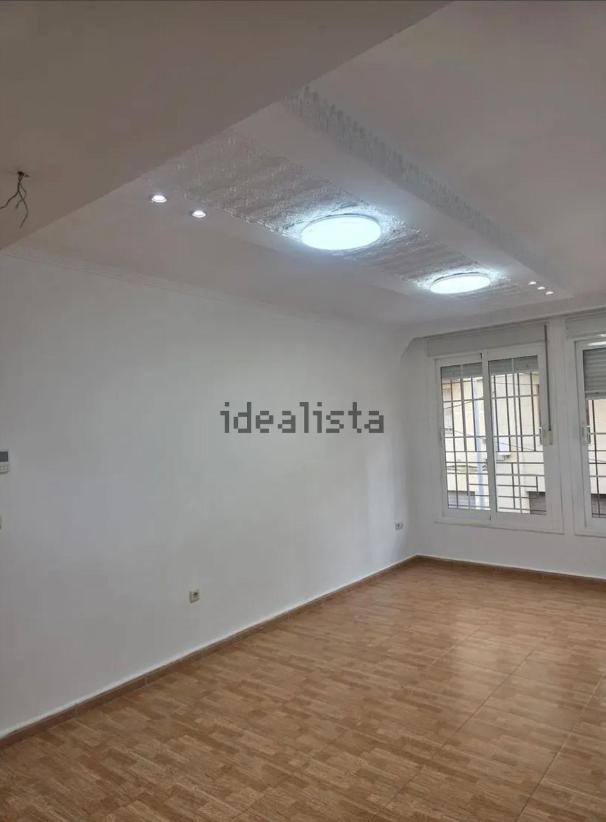 Piso en Explorador Badia - 3 habitaciones, 2 baños, patio y parking. - Imagen 2