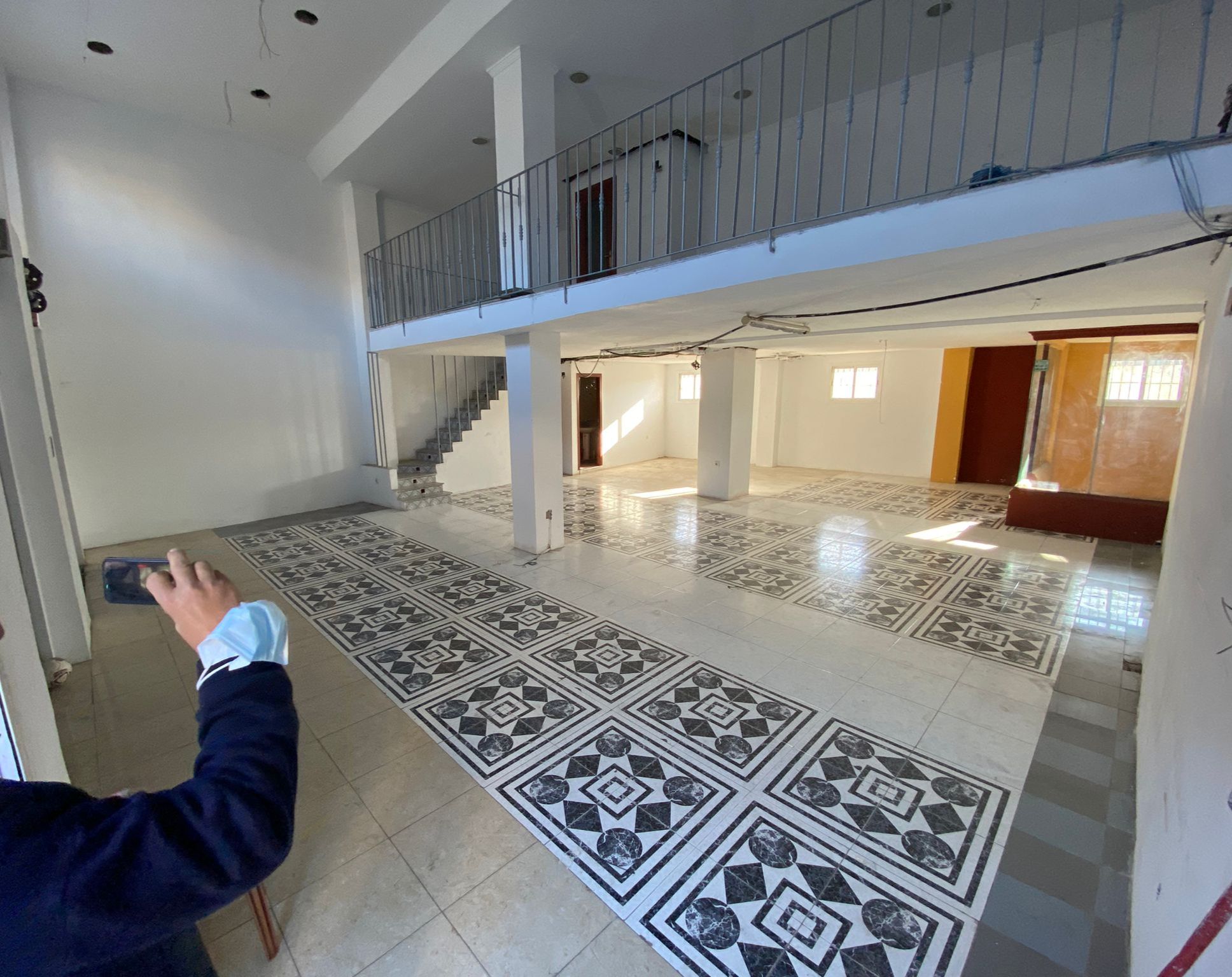 Local comercial  en Ibáñez Marín -Entreplanta.