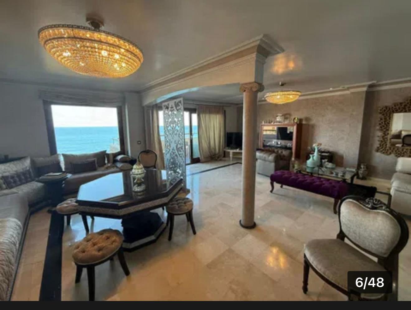 Adosado en la Alcazaba - 3 habitaciones, 3 baños,terraza, patio, cochera y vistas al mar.