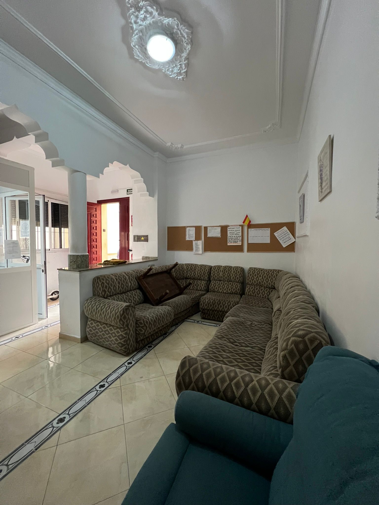 Bajo en el centro de Melilla - Imagen 5