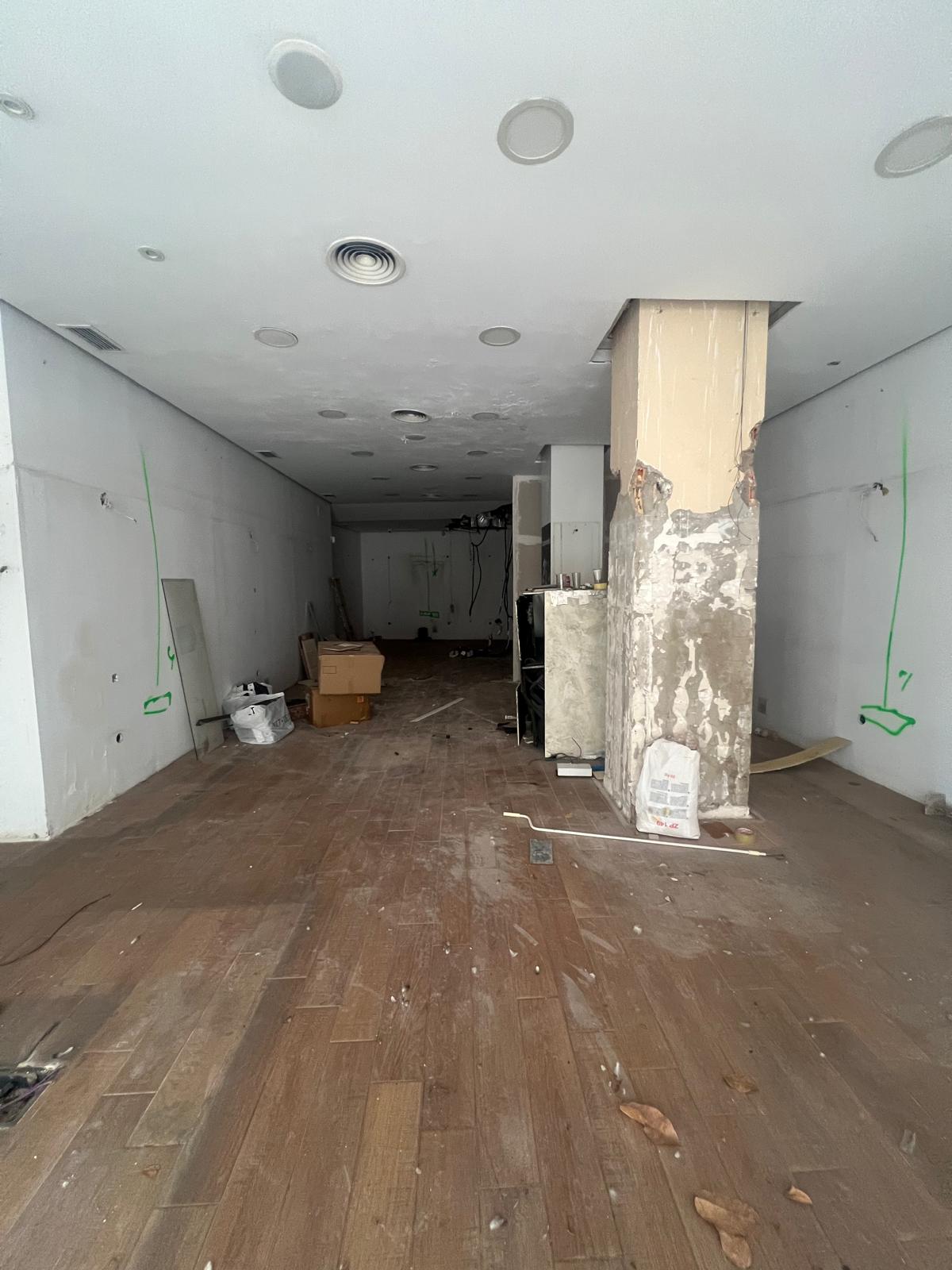 Local comercial en Avenida Rey Juan Carlos – gran superficie y alto potencial - Imagen 3