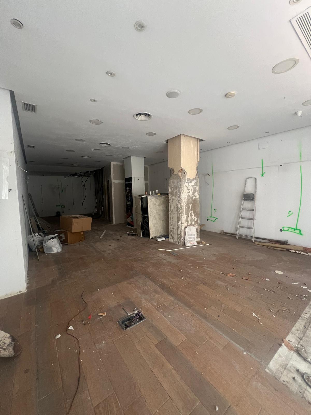 Local comercial en Avenida Rey Juan Carlos – gran superficie y alto potencial - Imagen 5