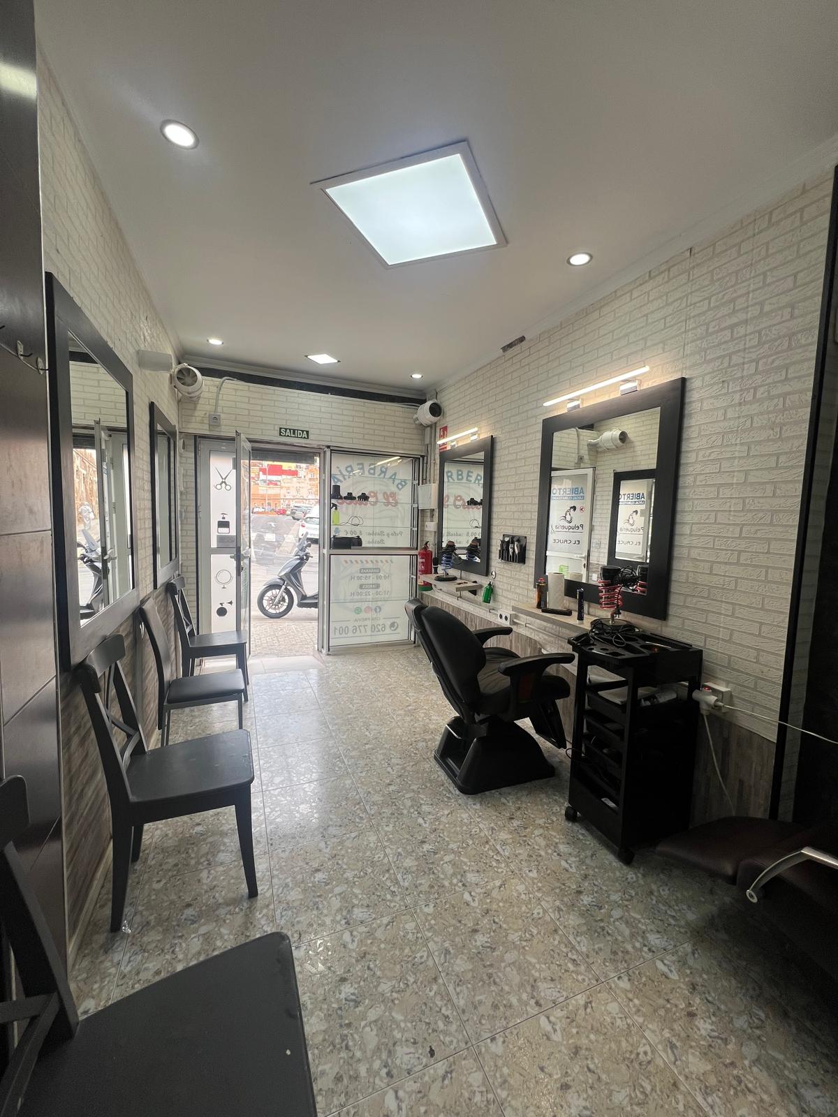 Venta de Peluquería equipada en Tiro Nacional – lista para trabajar - Imagen 3