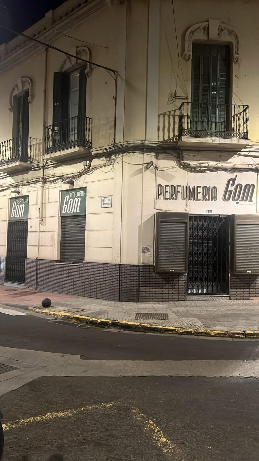 Venta de Local en propiedad en el centro – 65 m² junto Avenida Rey Juan Carlos - Imagen 1