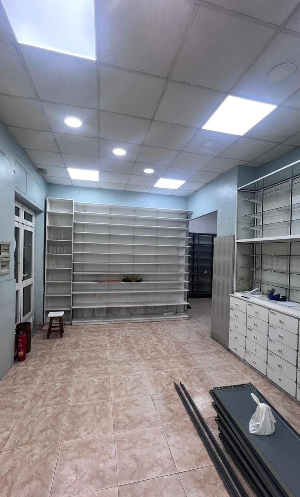 Venta de Local en propiedad en el centro – 65 m² junto Avenida Rey Juan Carlos - Imagen 3