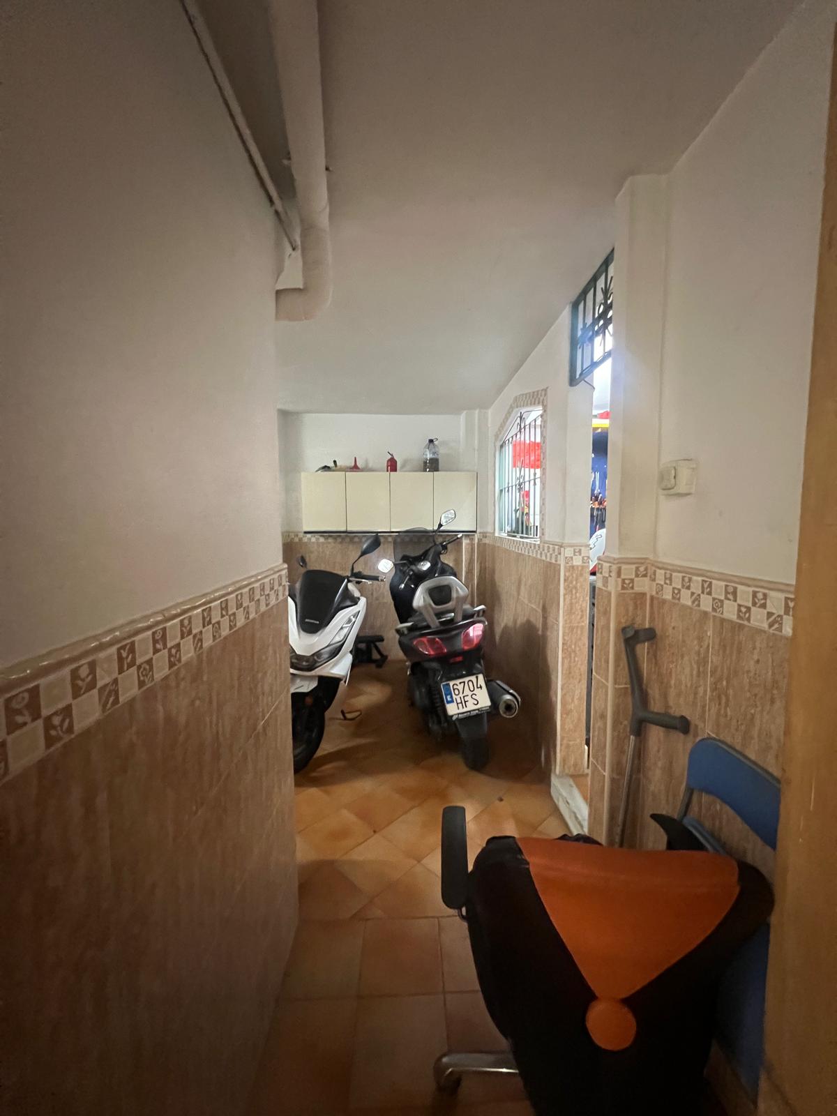 Casa mata de 3 plantas con cochera en el Real - Imagen 2