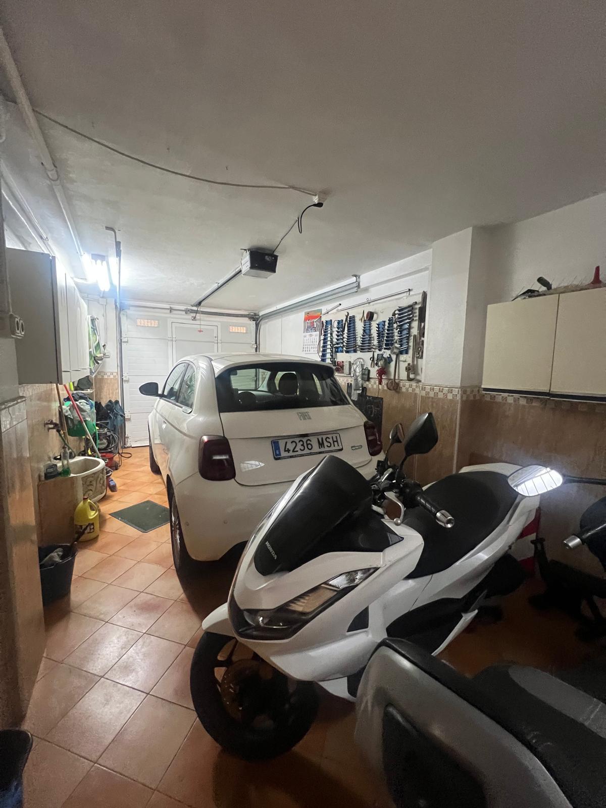 Casa mata de 3 plantas con cochera en el Real - Imagen 4