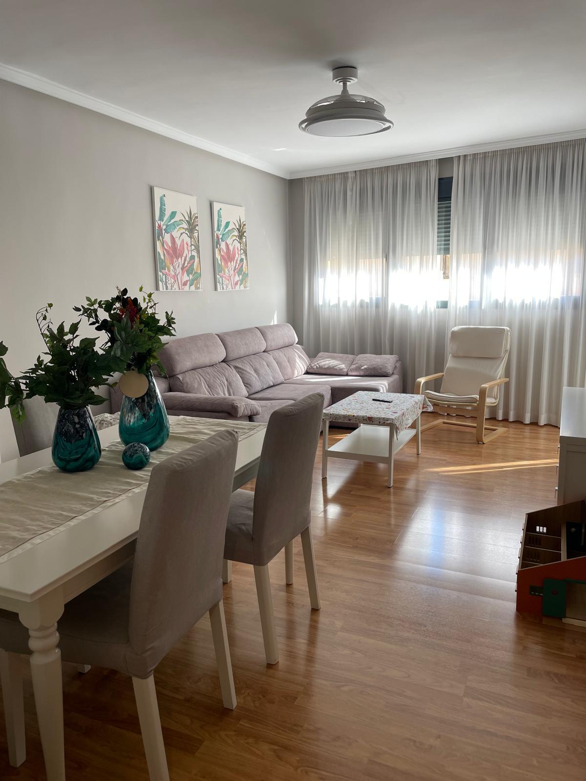 Venta piso 3 habitaciones + 2 baños en Huerta Salama