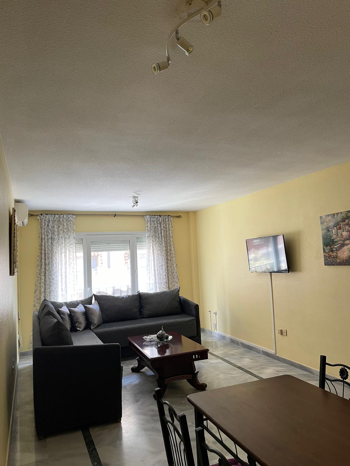 Venta apartamento 3h+2b con parking y piscina en el industrial - Imagen 2