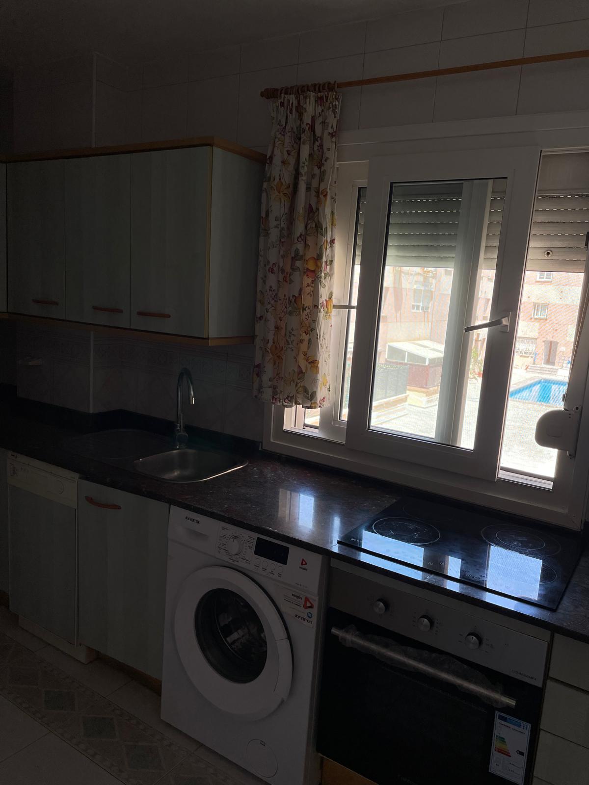 Venta apartamento 3h+2b con parking y piscina en el industrial - Imagen 4