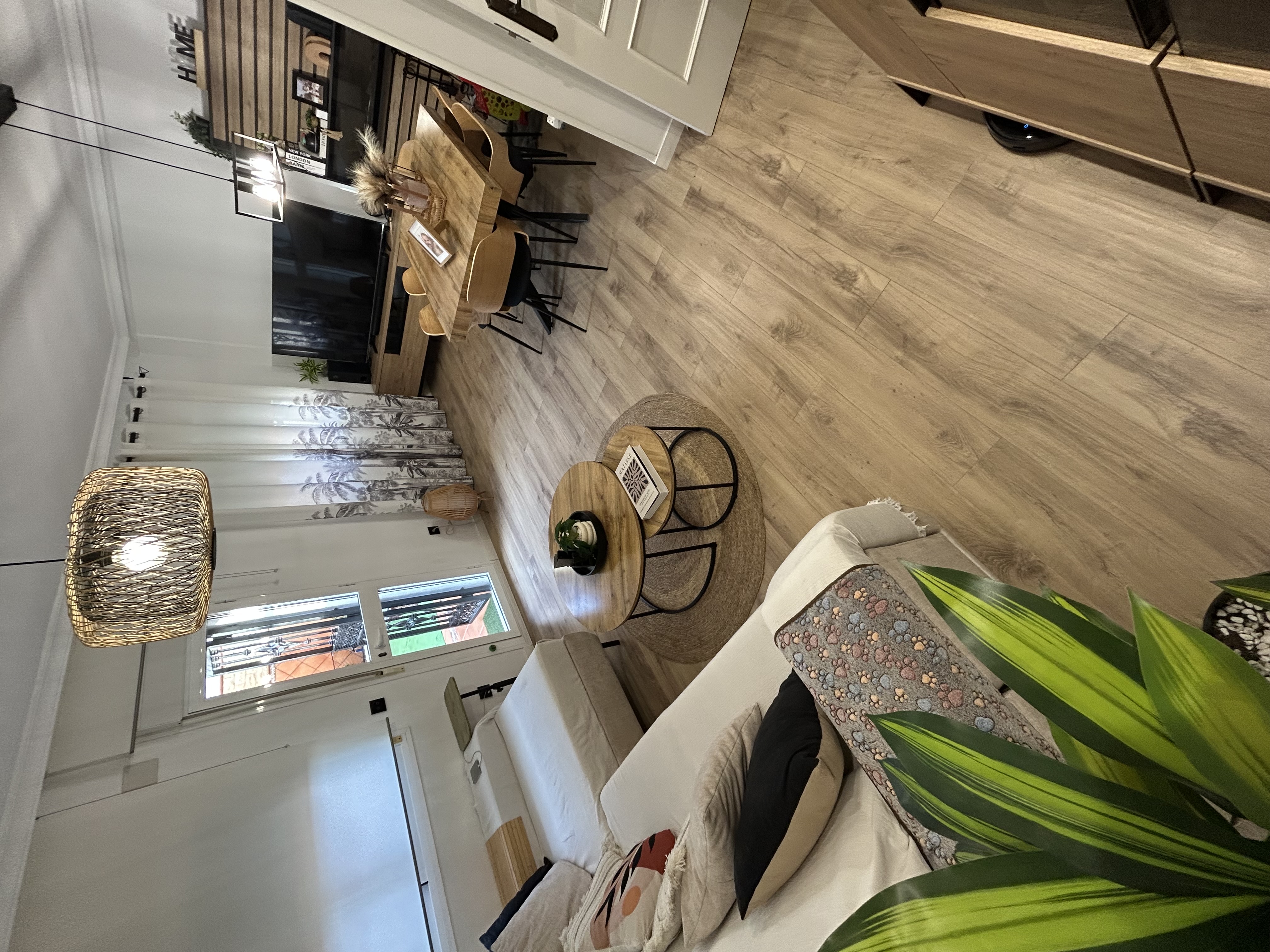 Venta adosado 3h+3b con terraza y piscina comunitaria  - Imagen 1