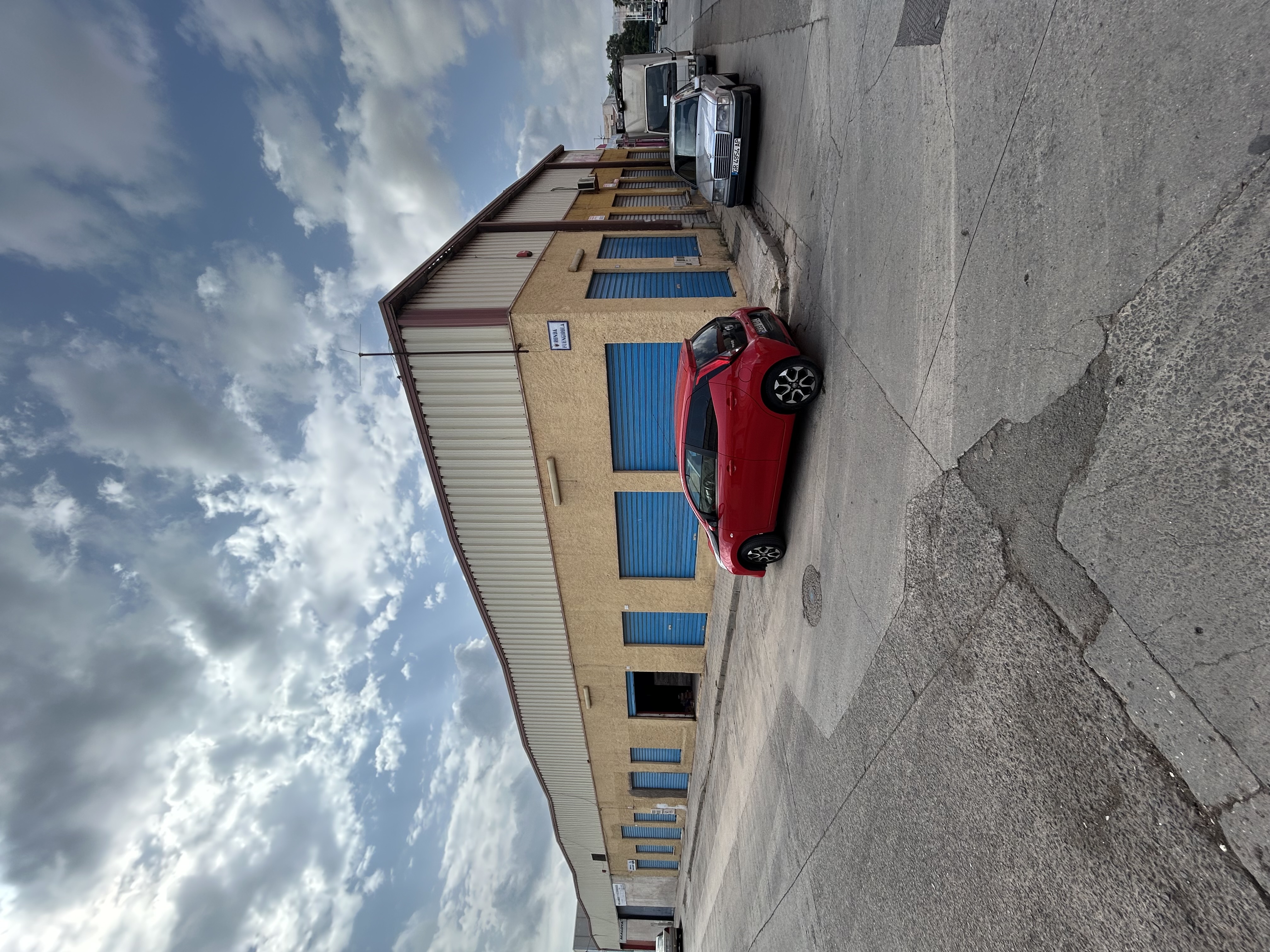 Alquiler almacén en Dique Sur 250m