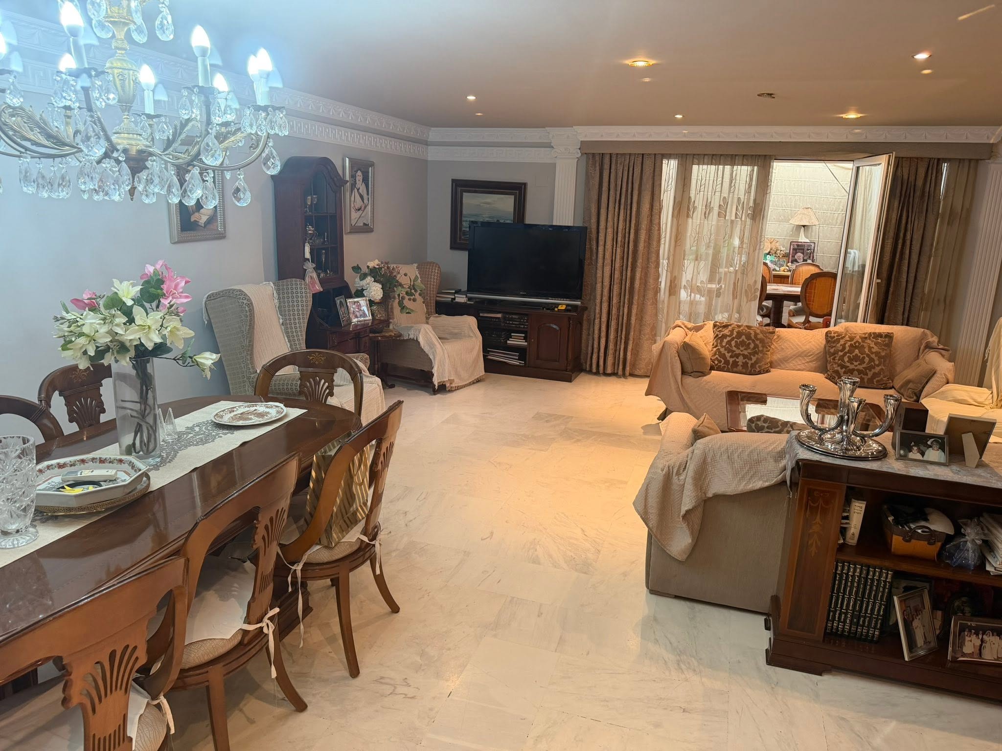 Venta Ático 4h + 4b con 3 cocheras, trastero, piscina y gimnasio en el Paseo Marítimo  - Imagen 2
